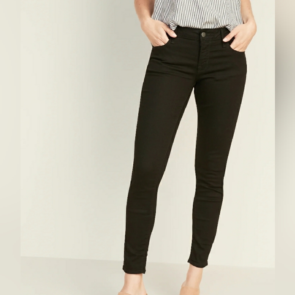 Old Navy Rockstar Black Super Skinny Low Rise Jeans